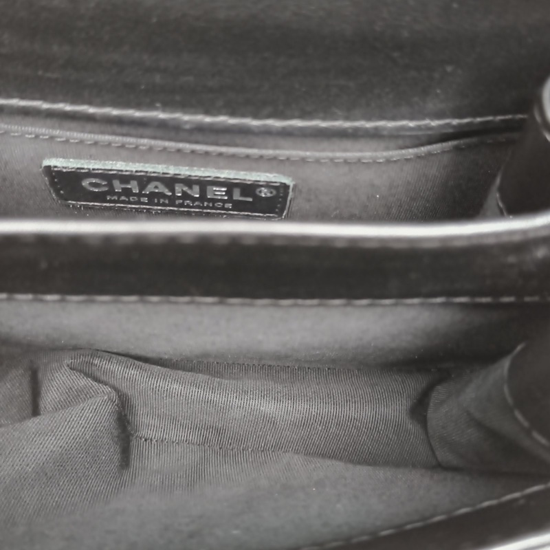 CHANEL 黑色牛皮24開銀扣滾邊鏈條馬鞍包-5