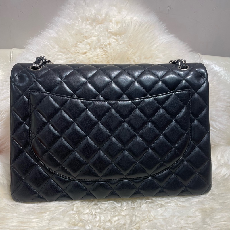 Chanel Maxi Jumbo 羊皮銀扣-1