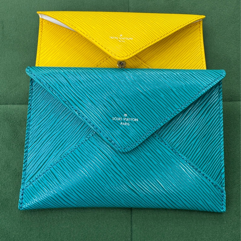 Louis vuitton 水湖蓝护照夹,钱夹-0