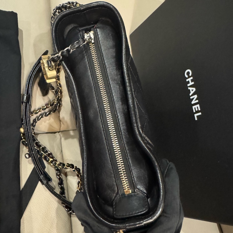 Chanel 香奈兒 Gabrielle黑金流浪包/小號/98新美品-3