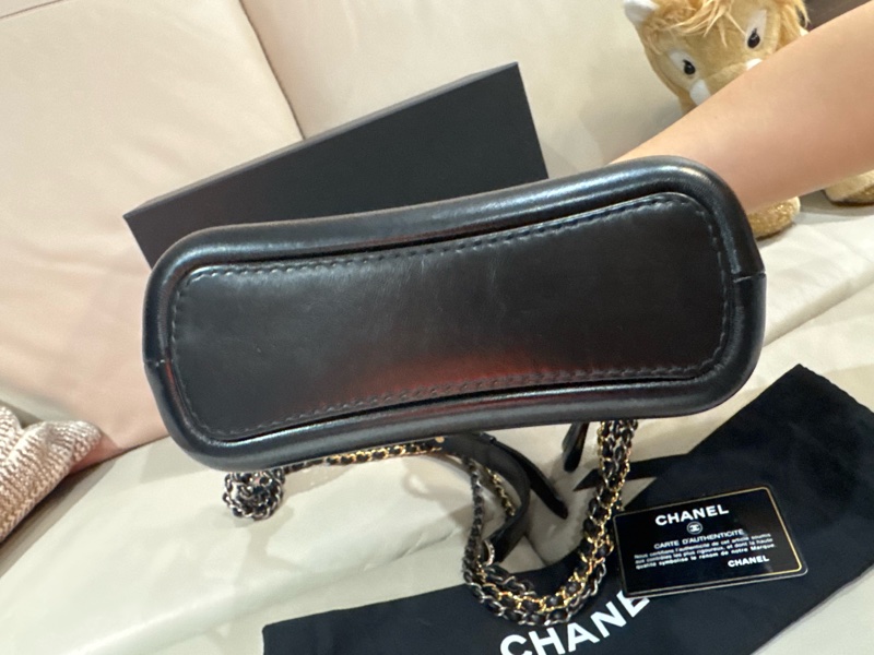 Chanel 香奈兒 Gabrielle黑金流浪包/小號/98新美品-4