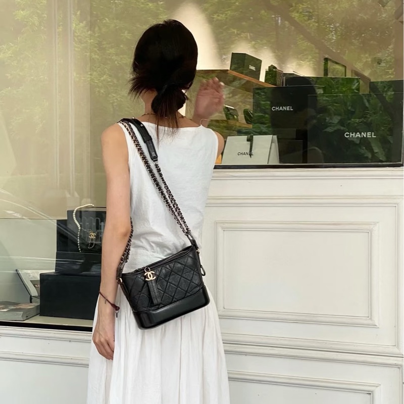 Chanel 香奈兒 Gabrielle黑金流浪包/小號/98新美品-9
