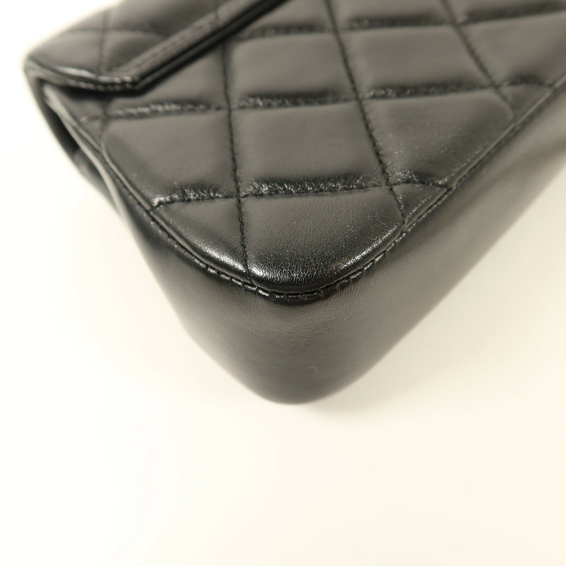 CHANEL 羊皮皮革Mini Flap Bag金扣鏈帶肩背袋-14