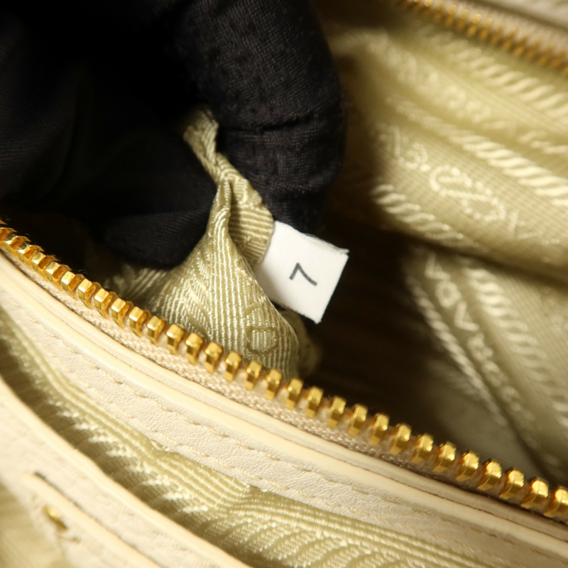 PRADA 牛皮皮革Boston Bag金扣肩背袋-7