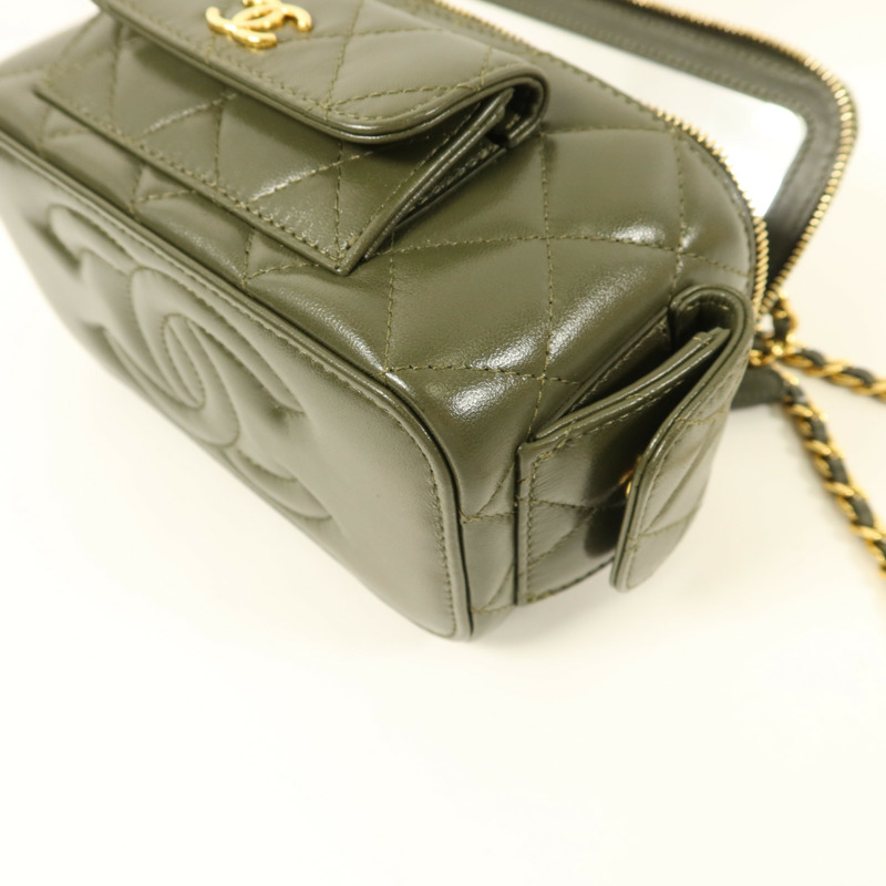CHANEL 羊皮皮革Vanity Case金扣手挽肩背兩用袋-10