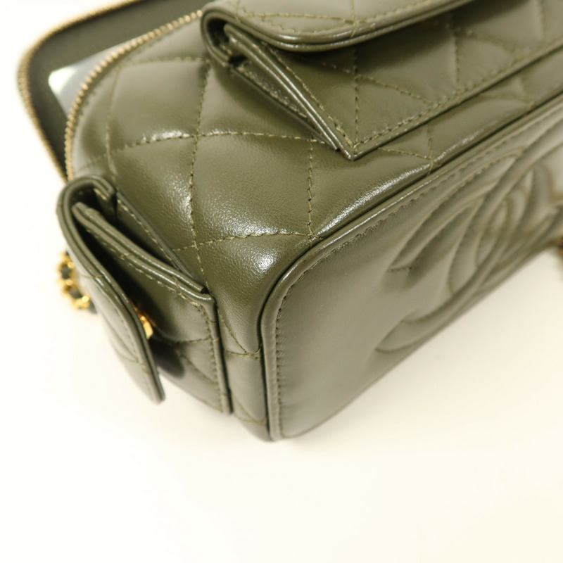 CHANEL 羊皮皮革Vanity Case金扣手挽肩背兩用袋-11