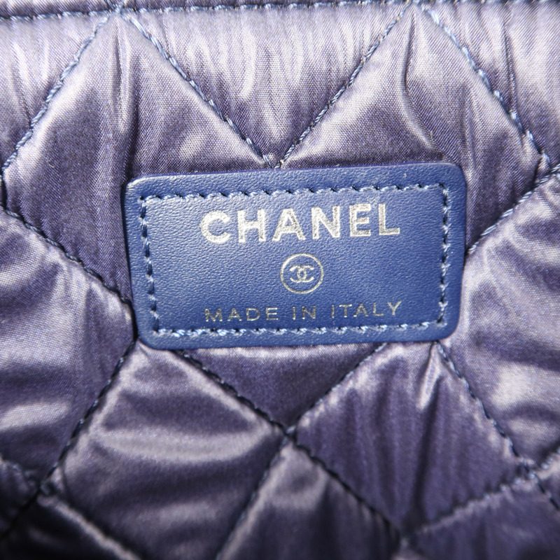 CHANEL 漆皮皮革Pouch銀扣小袋-5