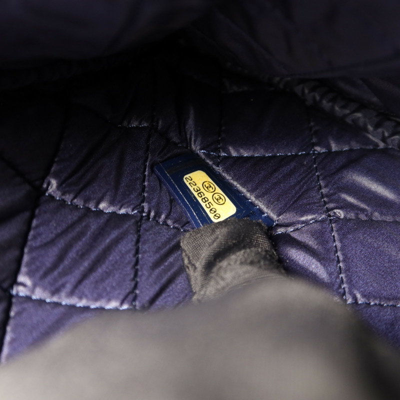 CHANEL 漆皮皮革Pouch銀扣小袋-6