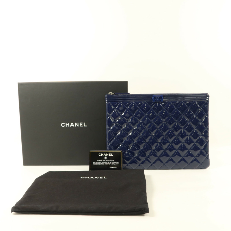 CHANEL 漆皮皮革Pouch銀扣小袋-9
