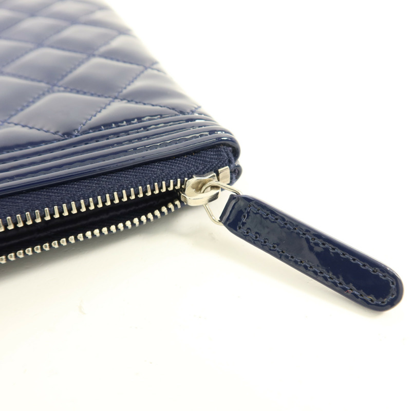 CHANEL 漆皮皮革Pouch銀扣小袋-10