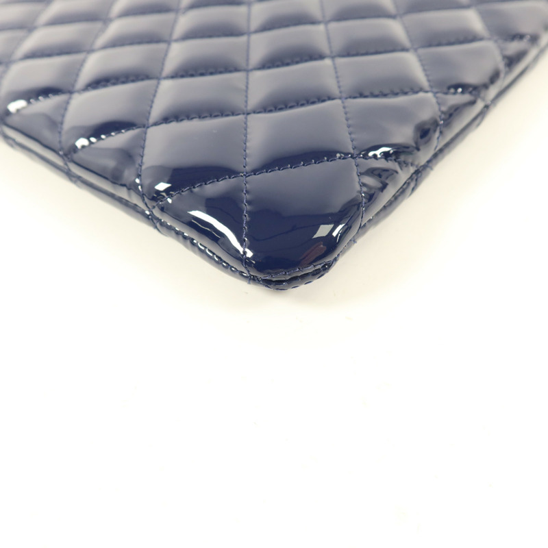 CHANEL 漆皮皮革Pouch銀扣小袋-13