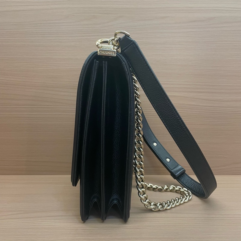 NO:D37 CHANEL/香奈儿 leboy黑金 小號 2019年，28開 鱼子酱牛皮竖款链条单肩斜挎包  有塵袋 有卡 無盒子 尺寸底長16*高20*-2