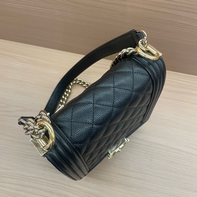 NO:D37 CHANEL/香奈儿 leboy黑金 小號 2019年，28開 鱼子酱牛皮竖款链条单肩斜挎包  有塵袋 有卡 無盒子 尺寸底長16*高20*-4