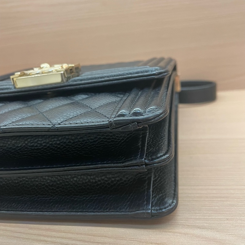 NO:D37 CHANEL/香奈儿 leboy黑金 小號 2019年，28開 鱼子酱牛皮竖款链条单肩斜挎包  有塵袋 有卡 無盒子 尺寸底長16*高20*-7