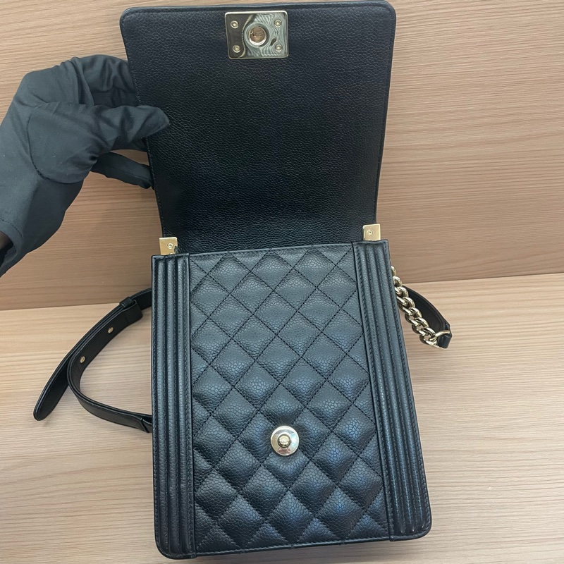 NO:D37 CHANEL/香奈儿 leboy黑金 小號 2019年，28開 鱼子酱牛皮竖款链条单肩斜挎包  有塵袋 有卡 無盒子 尺寸底長16*高20*-8