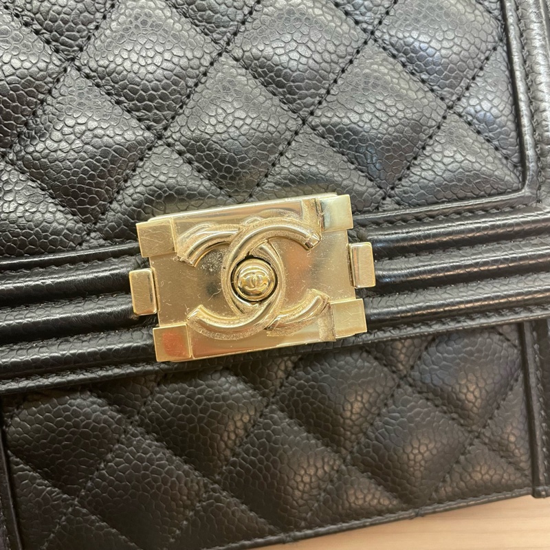 NO:D37 CHANEL/香奈儿 leboy黑金 小號 2019年，28開 鱼子酱牛皮竖款链条单肩斜挎包  有塵袋 有卡 無盒子 尺寸底長16*高20*-11