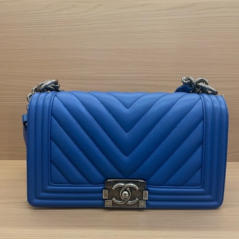 NO:C56 Chanel香奈兒LEBOY 藍色V纹牛皮银扣 牛皮 中號 2017年，22開 有塵袋 無卡 無盒子 尺寸底長25*高15*寬8*