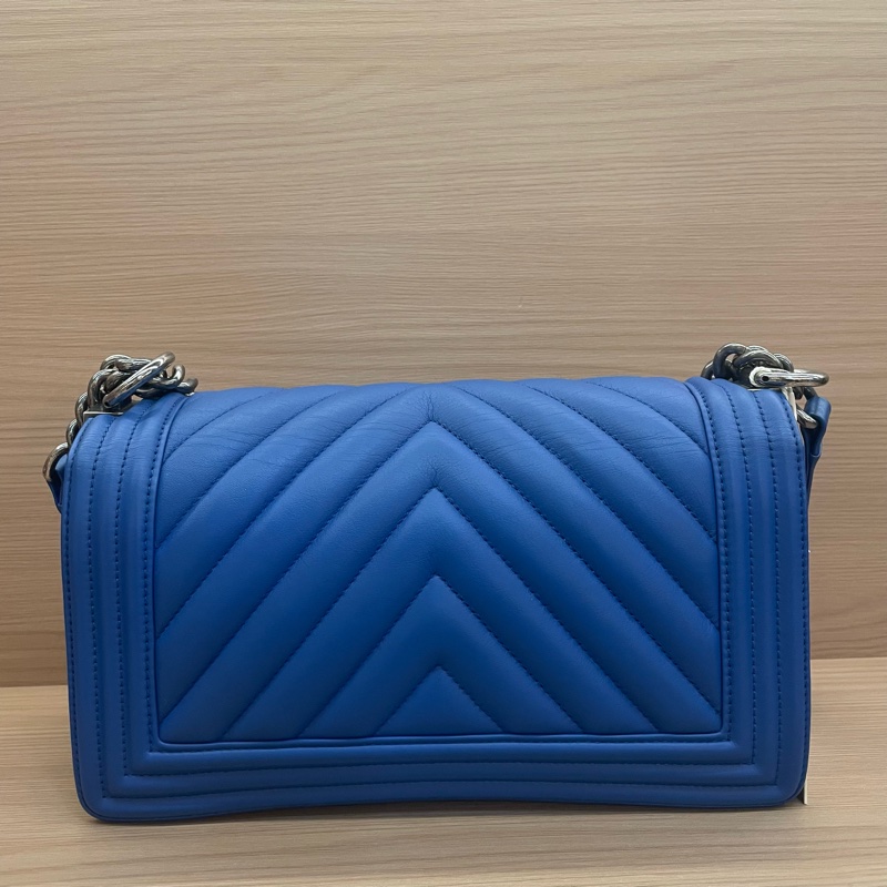 NO:C56 Chanel香奈兒LEBOY 藍色V纹牛皮银扣 牛皮 中號 2017年，22開 有塵袋 無卡 無盒子 尺寸底長25*高15*寬8*-1