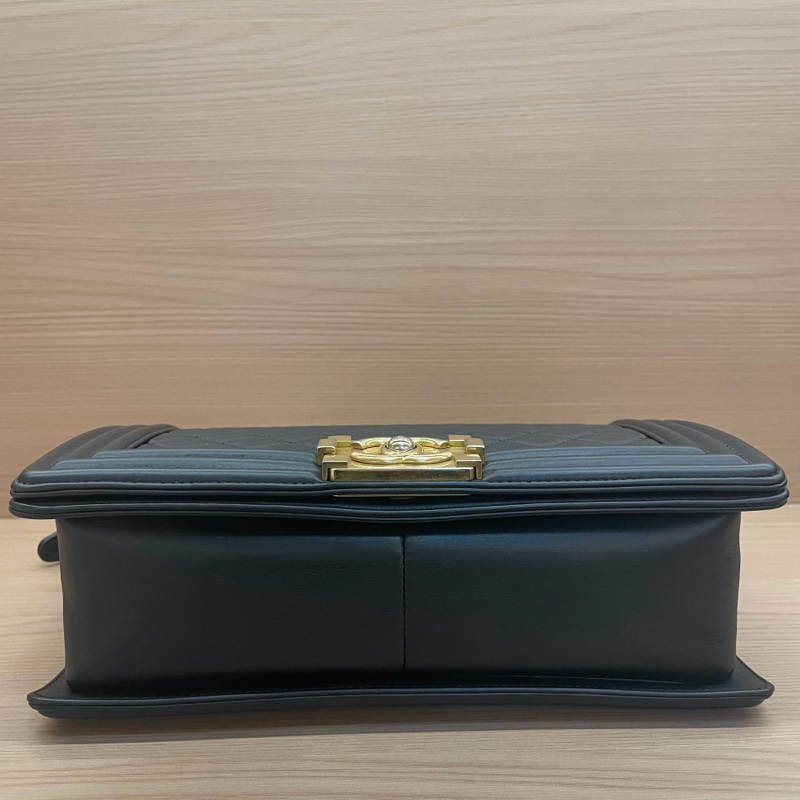 NO:D30 Chanel 香奈兒黑金LEBOY中號 牛皮鏈條包 2015年，20開 有塵袋 無卡 無盒子 尺寸底長25*高15*-5