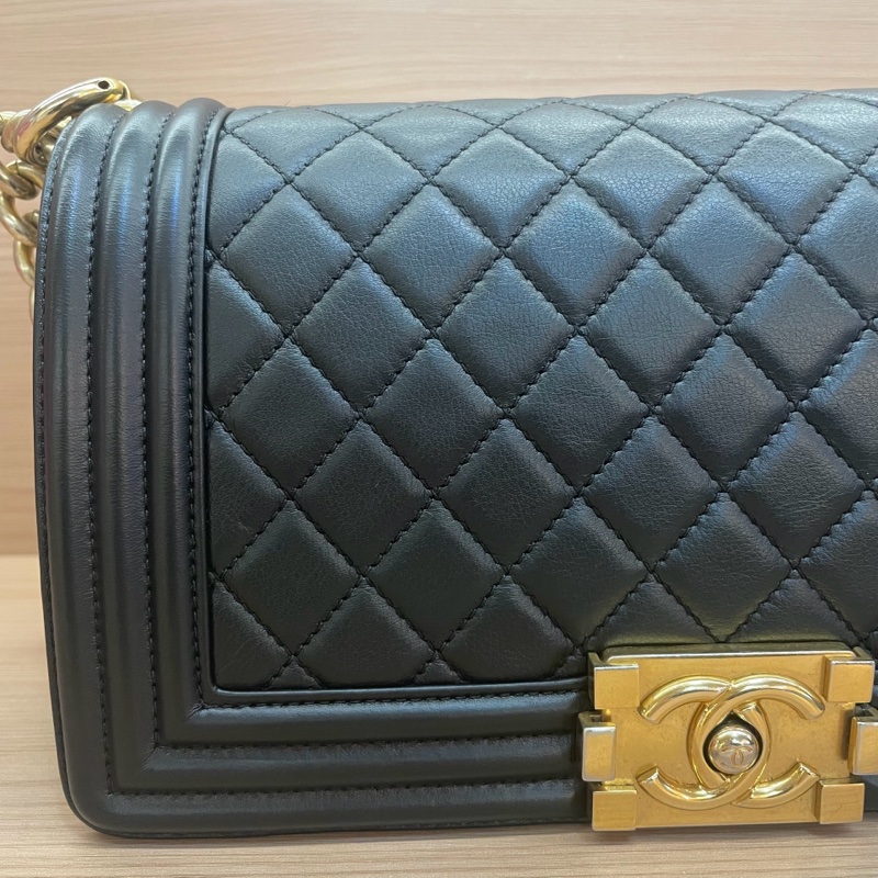 NO:D30 Chanel 香奈兒黑金LEBOY中號 牛皮鏈條包 2015年，20開 有塵袋 無卡 無盒子 尺寸底長25*高15*-6