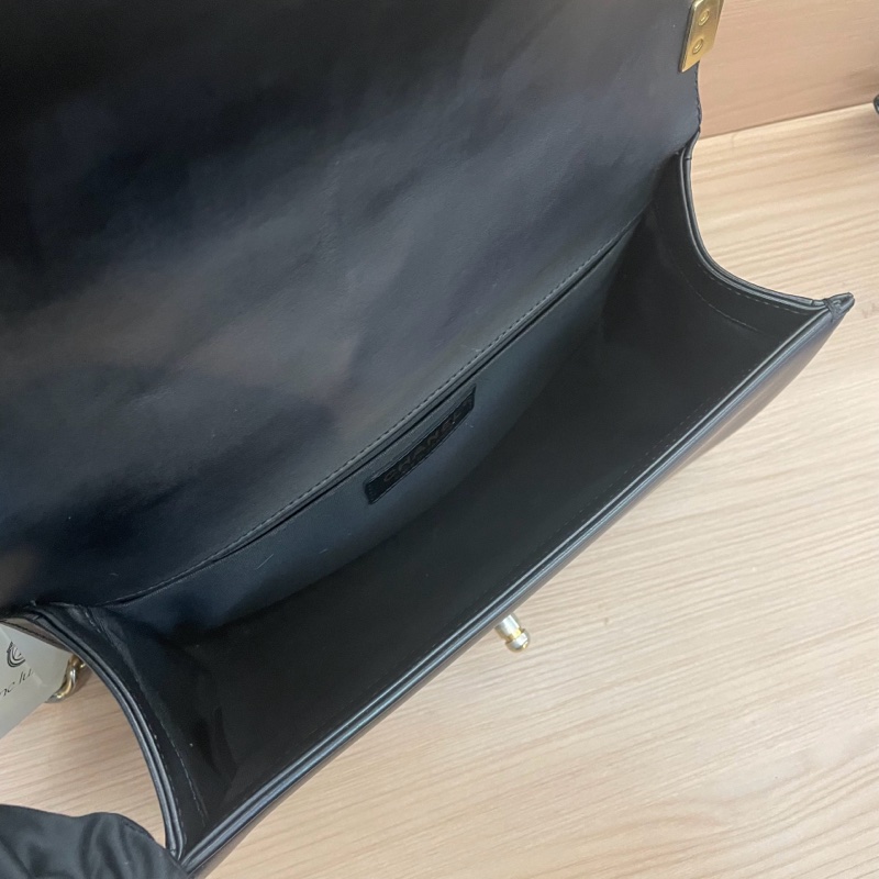 NO:D30 Chanel 香奈兒黑金LEBOY中號 牛皮鏈條包 2015年，20開 有塵袋 無卡 無盒子 尺寸底長25*高15*-11