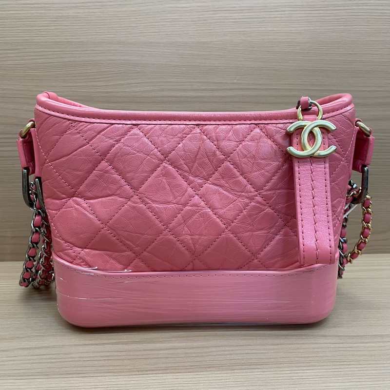 Chanel 香奈兒 流浪包。玫粉金扣 牛皮 小號 2019年 28開 有塵袋 無卡 無盒子 尺寸底長 20*高16*寬8*-0