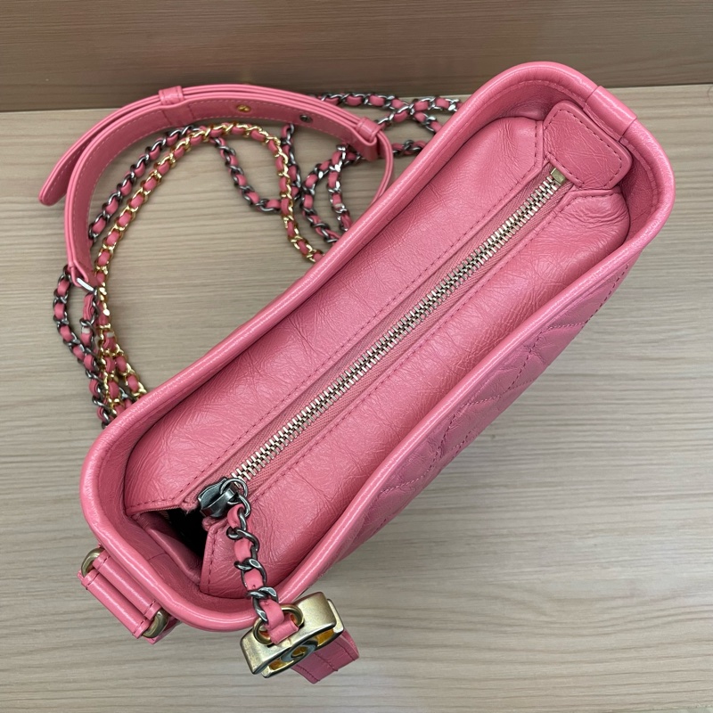 NO:C88 Chanel 香奈兒 流浪包。玫粉金扣 牛皮 小號 2019年 28開 有塵袋 無卡 無盒子 尺寸底長 20*高16*寬8*-2