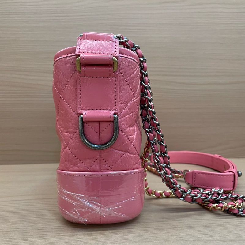 NO:C88 Chanel 香奈兒 流浪包。玫粉金扣 牛皮 小號 2019年 28開 有塵袋 無卡 無盒子 尺寸底長 20*高16*寬8*-3