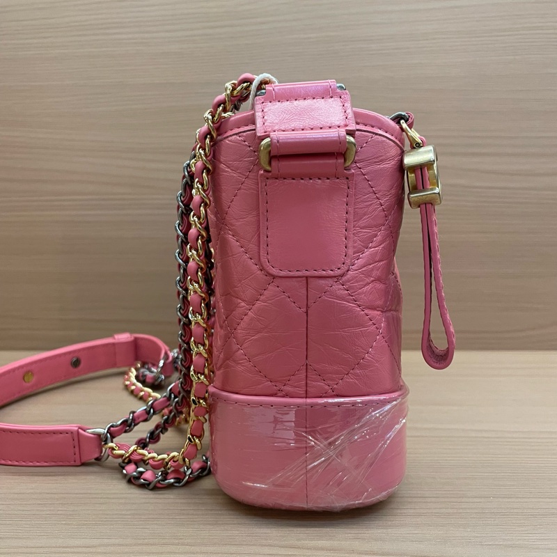 NO:C88 Chanel 香奈兒 流浪包。玫粉金扣 牛皮 小號 2019年 28開 有塵袋 無卡 無盒子 尺寸底長 20*高16*寬8*-4