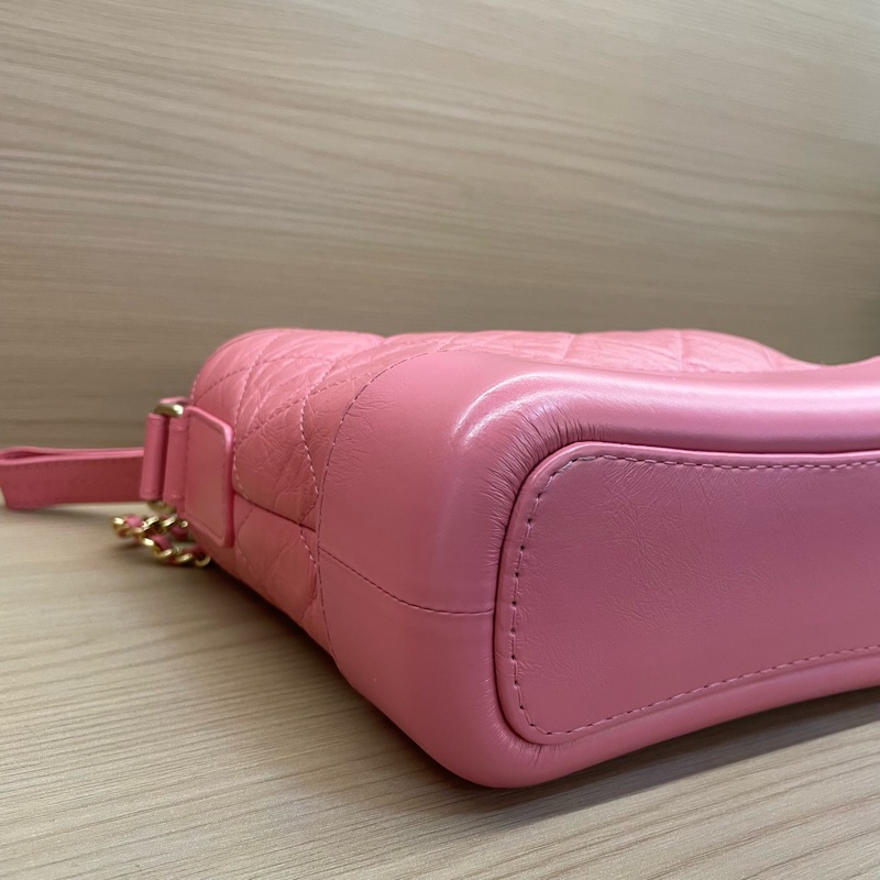 NO:C88 Chanel 香奈兒 流浪包。玫粉金扣 牛皮 小號 2019年 28開 有塵袋 無卡 無盒子 尺寸底長 20*高16*寬8*-6