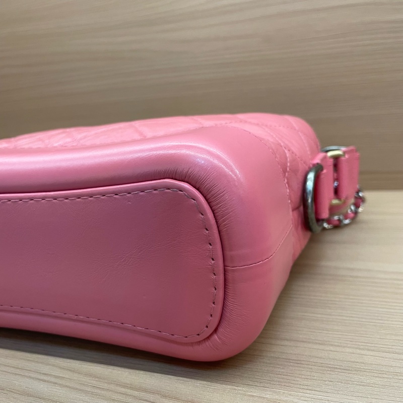 NO:C88 Chanel 香奈兒 流浪包。玫粉金扣 牛皮 小號 2019年 28開 有塵袋 無卡 無盒子 尺寸底長 20*高16*寬8*-7