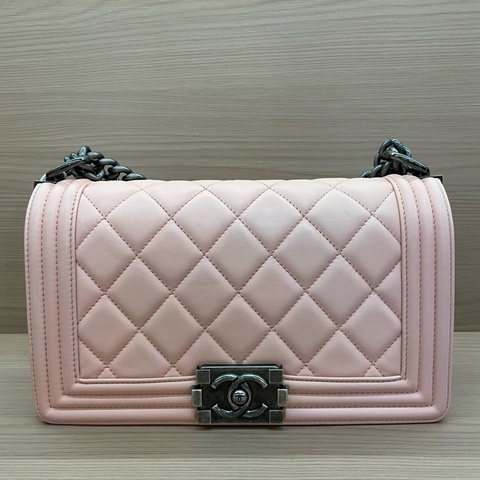 NO:C79 CHANEL香奈儿-Leboy粉色银扣羊皮链条包 2014年，19開，中號 有塵袋 無卡無盒子 尺寸底長25*高15*