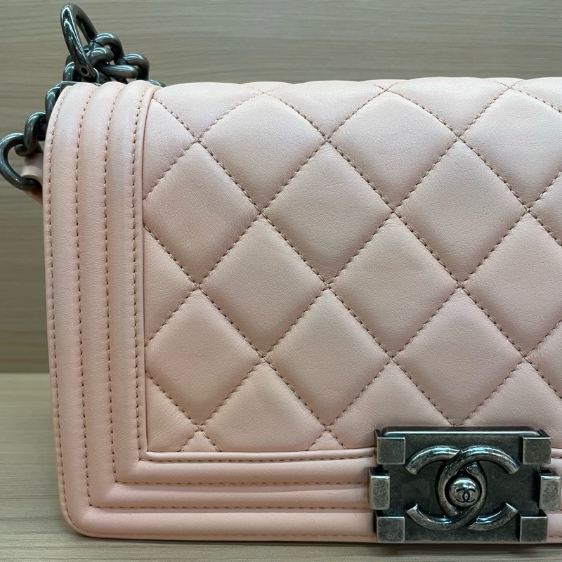 NO:C79 CHANEL香奈儿-Leboy粉色银扣羊皮链条包 2014年,19開,中號 有塵袋 無卡無盒子 尺寸底長25*高15*-5