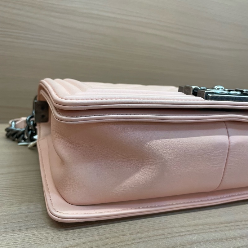 NO:C79 CHANEL香奈儿-Leboy粉色银扣羊皮链条包 2014年,19開,中號 有塵袋 無卡無盒子 尺寸底長25*高15*-8