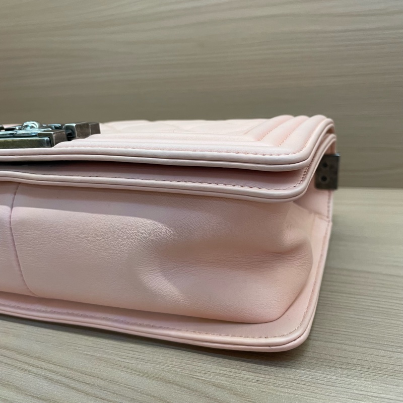 NO:C79 CHANEL香奈儿-Leboy粉色银扣羊皮链条包 2014年,19開,中號 有塵袋 無卡無盒子 尺寸底長25*高15*-9