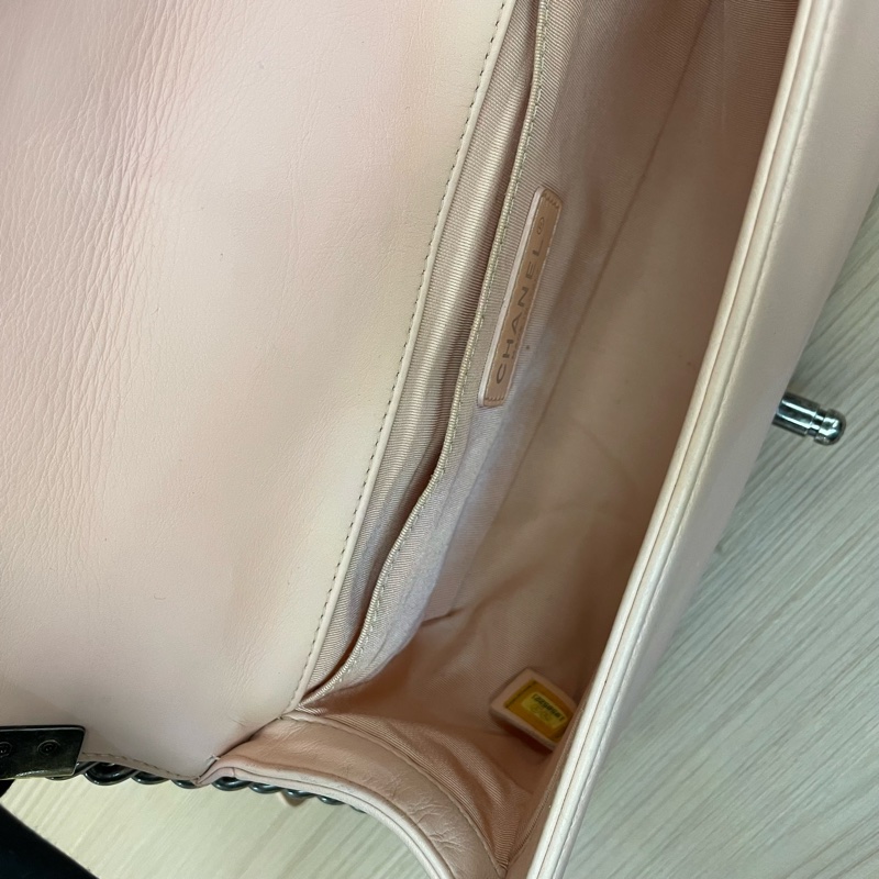 NO:C79 CHANEL香奈儿-Leboy粉色银扣羊皮链条包 2014年,19開,中號 有塵袋 無卡無盒子 尺寸底長25*高15*-12