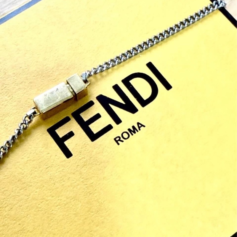 Fendi項鍊-2