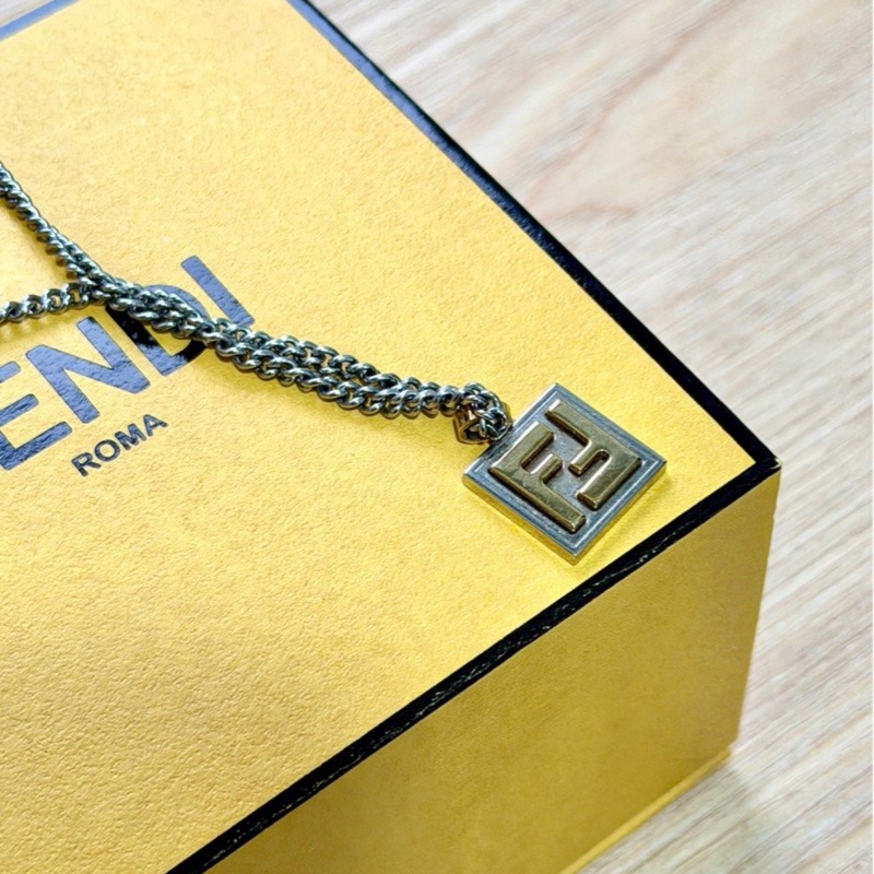 Fendi項鍊-4