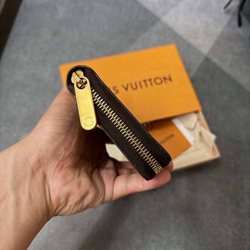 Lv老花拉鍊長夾 (M60017)-2