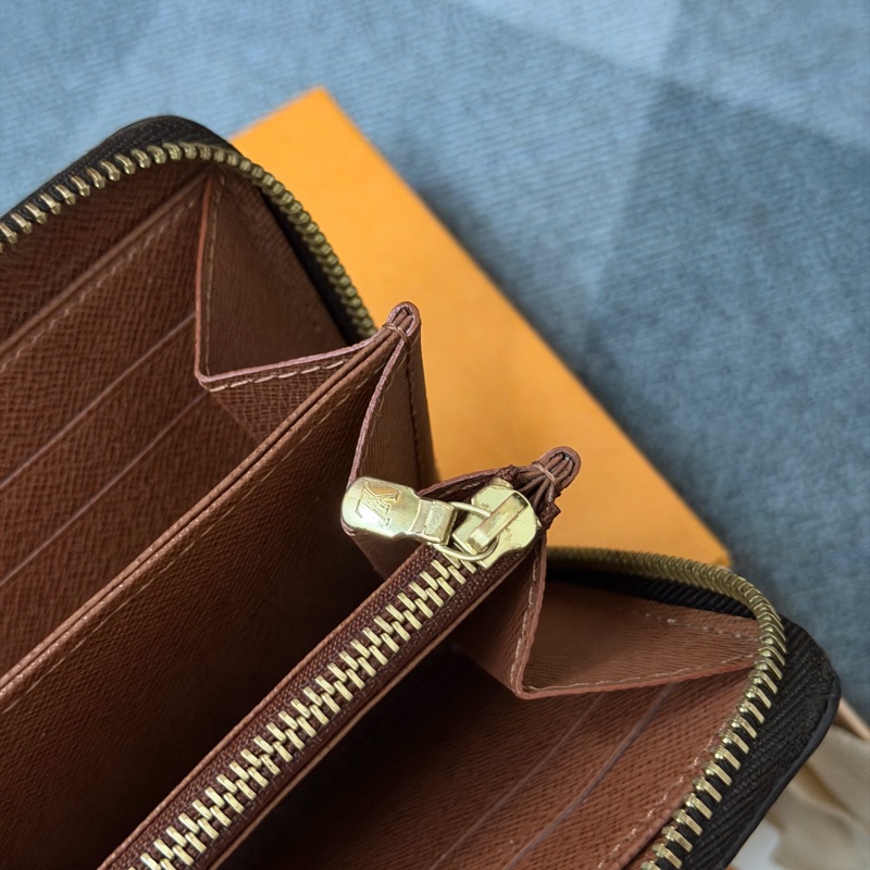 Lv老花拉鍊長夾 (M60017)-6