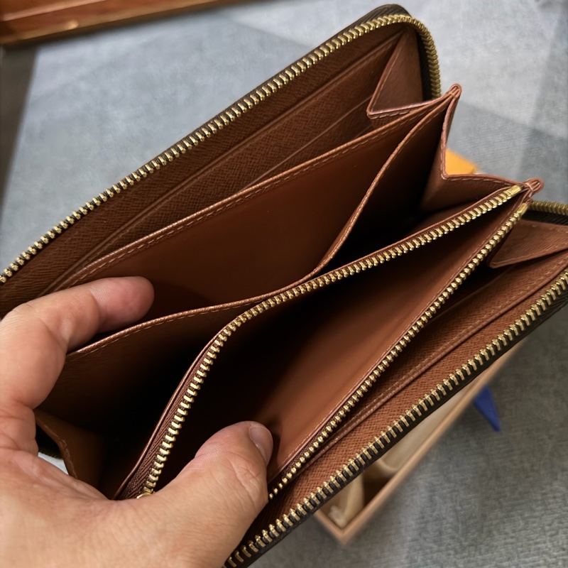 Lv老花拉鍊長夾 (M60017)-7