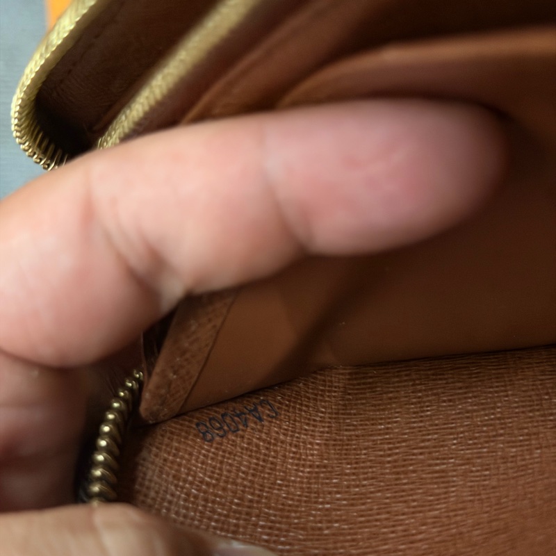 Lv老花拉鍊長夾 (M60017)-9