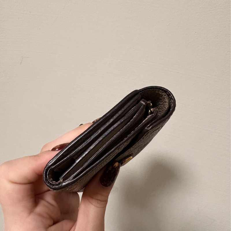 lv奶茶色Zoe短夾-8