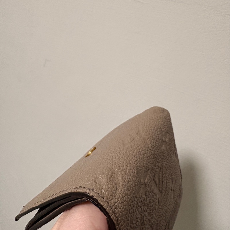 lv奶茶色Zoe短夾-13