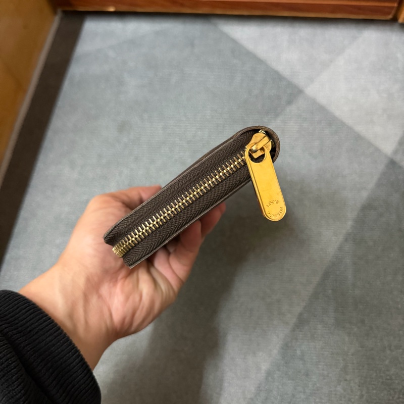 Lv老花拉鍊長夾 (M60017)-2