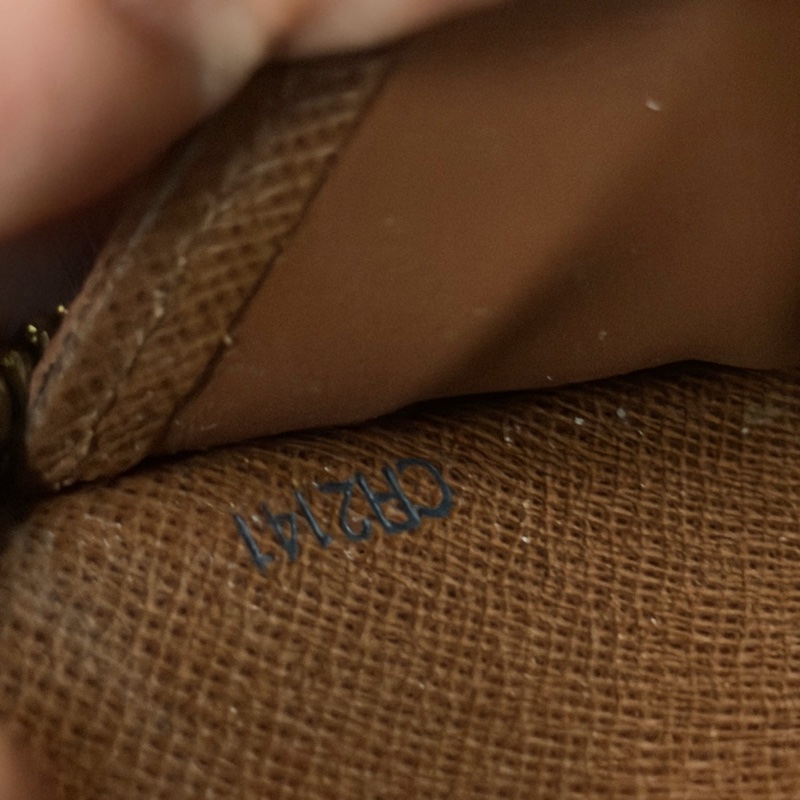 Lv老花拉鍊長夾 (M60017)-8