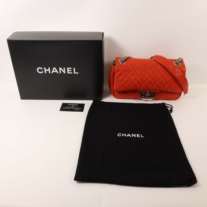 CHANEL 羊皮皮革Shoulder Bag銀扣鏈帶肩背袋-9