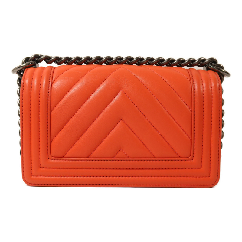 CHANEL 牛皮皮革Boy 20銀扣鏈帶肩背袋-1