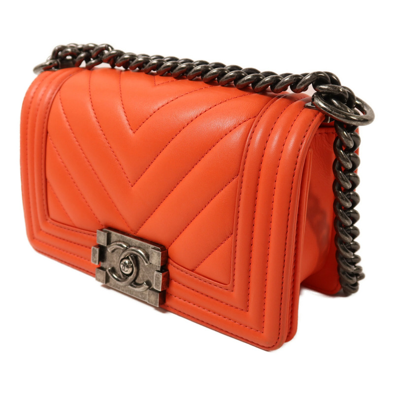 CHANEL 牛皮皮革Boy 20銀扣鏈帶肩背袋-2