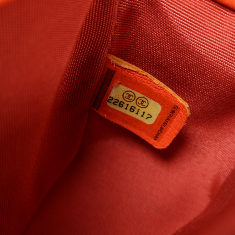 CHANEL 牛皮皮革Boy 20銀扣鏈帶肩背袋-6